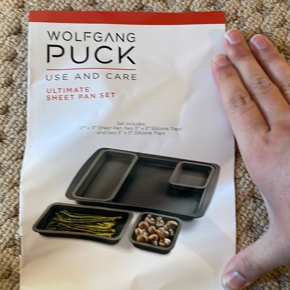 NWT: Wolfgang puck sheet pan set - Picture 5 of 5